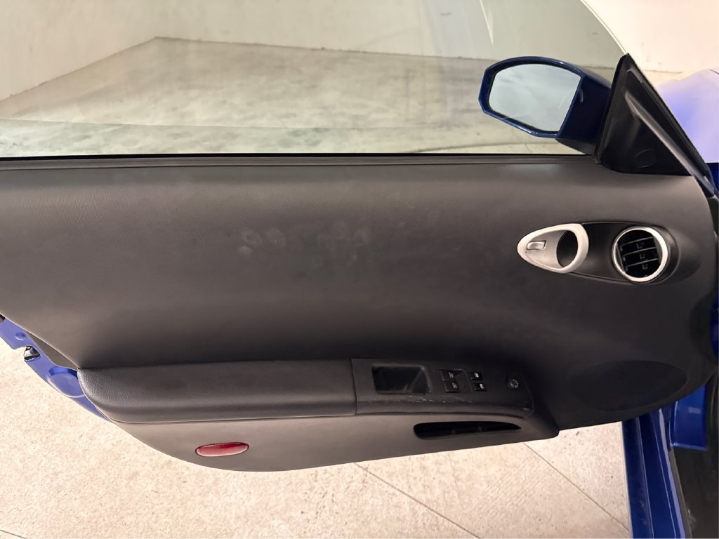 Used 2004 Nissan 350Z Coupe RWD image 32