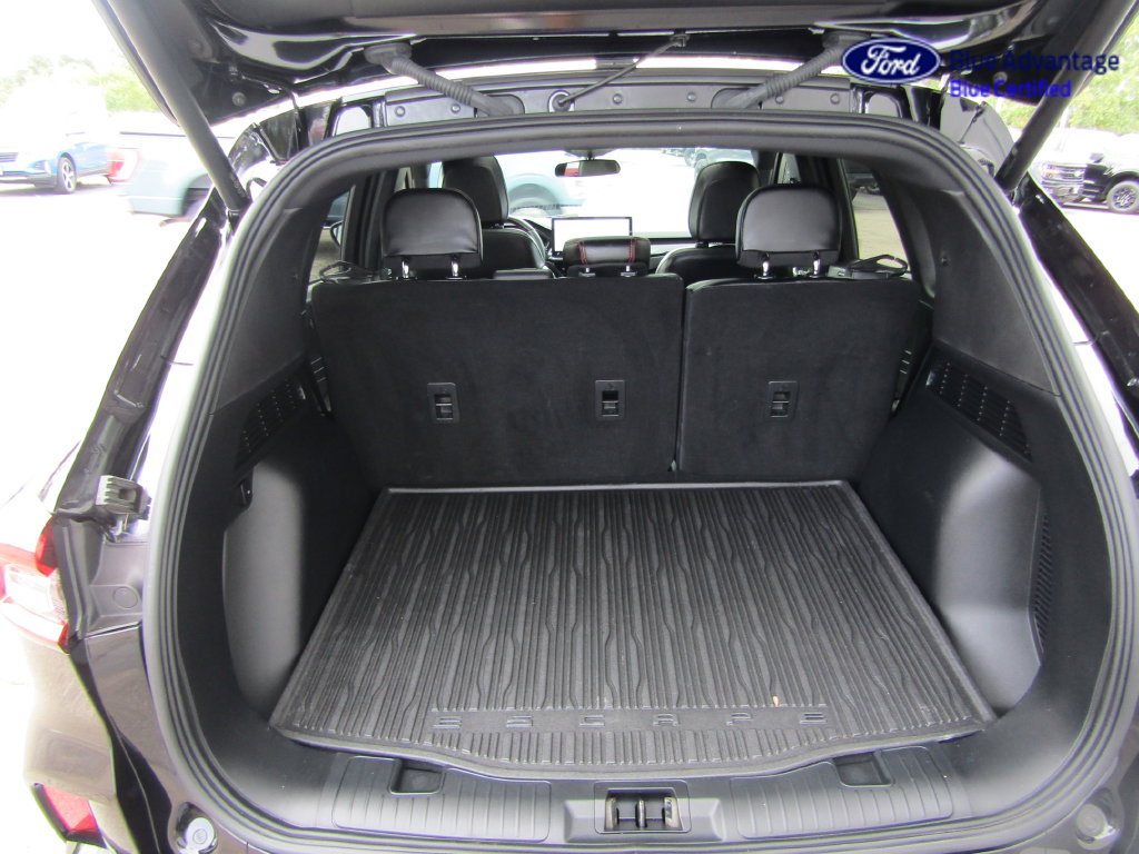 Certified 2024 Ford Escape ST-Line AWD/4WD image 11