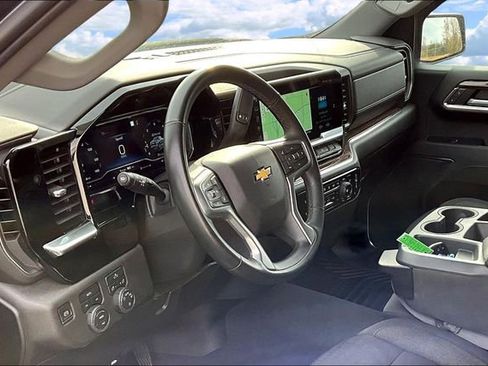 Used 2023 Chevrolet Silverado 1500 LT image 18