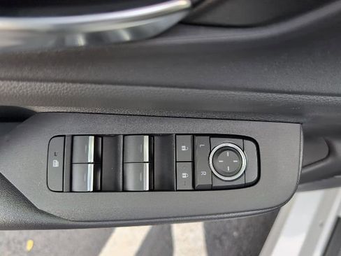 New 2026 Toyota Prius Plug-In Hybrid FWD image 13