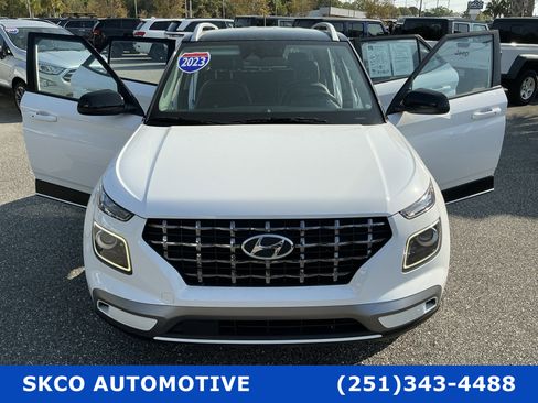 Used 2023 Hyundai Venue Limited image 34