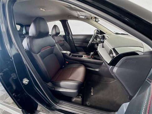 Certified 2025 Nissan Kicks SR image 24