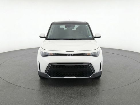 Used 2025 Kia Soul LX w/ LX Technology Package image 2