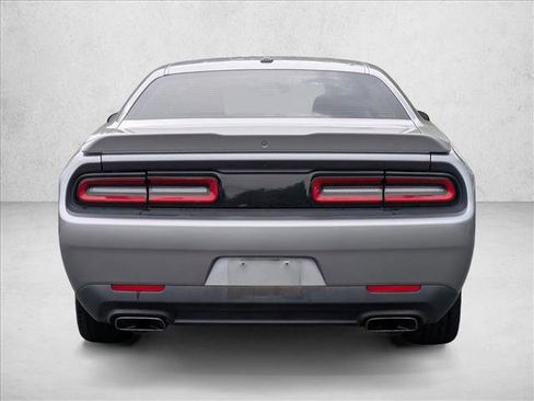 Used 2018 Dodge Challenger R/T RWD image 7