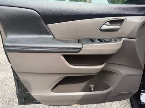 Used 2014 Honda Odyssey EX image 10
