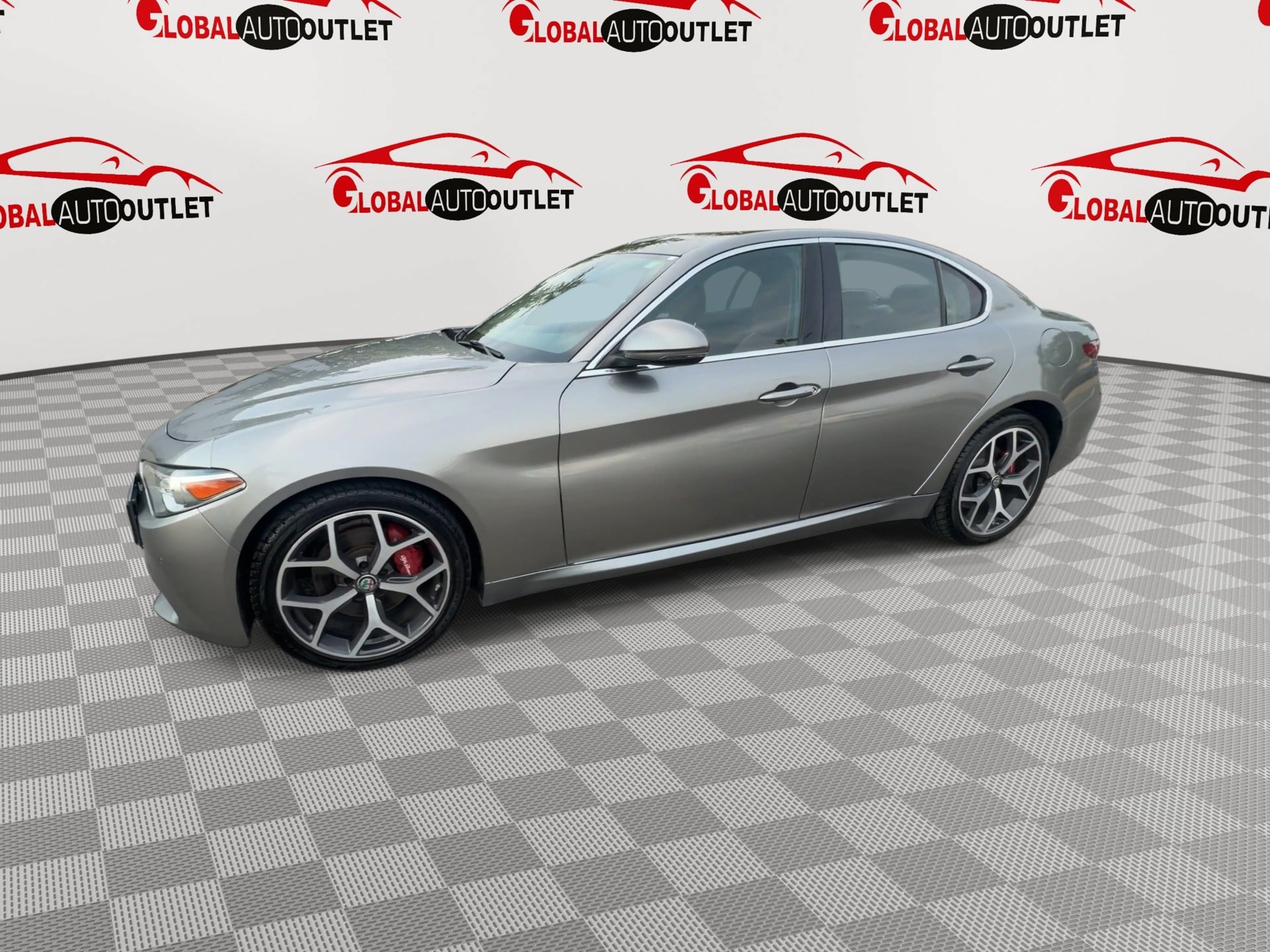 Used 2019 Alfa Romeo Giulia Ti w/ Cold Weather Package AWD/4WD image 4