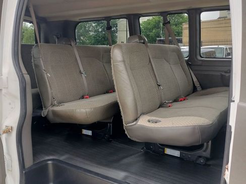 Used 2017 Chevrolet Express 2500 LS image 31