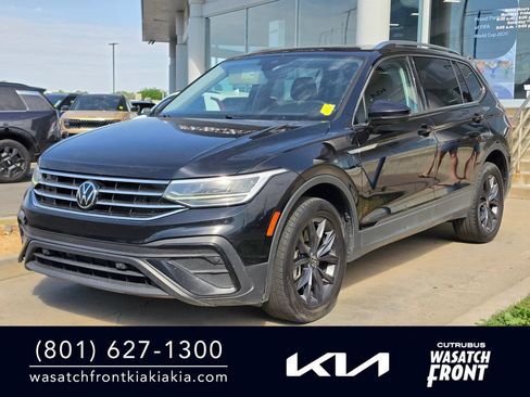 Used 2022 Volkswagen Tiguan SE w/ Panoramic Sunroof Package AWD/4WD image 1