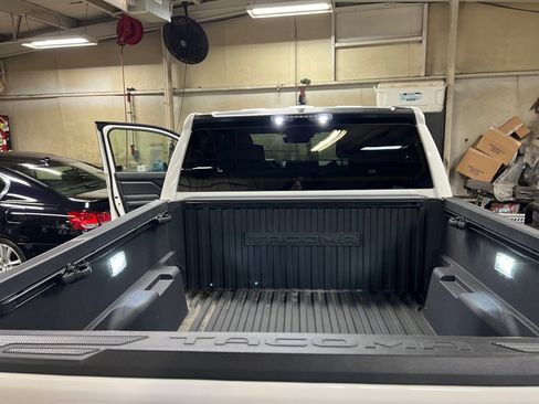 Certified 2025 Toyota Tacoma SR5 image 19