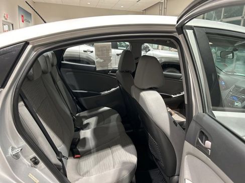Used 2015 Hyundai Accent GLS image 15