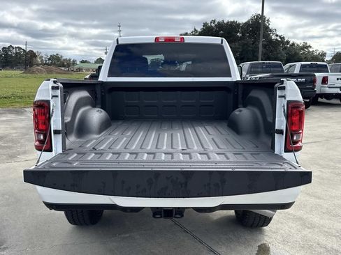 New 2026 RAM 2500 Big Horn AWD/4WD image 13