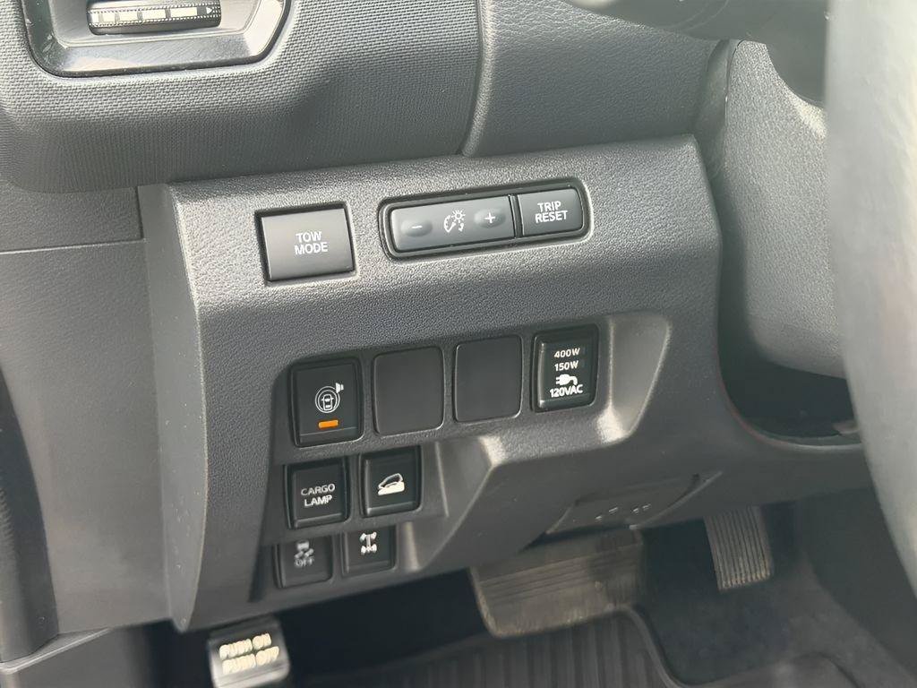 Used 2023 Nissan Frontier PRO-4X w/ Pro-4X Premium Package AWD/4WD image 14