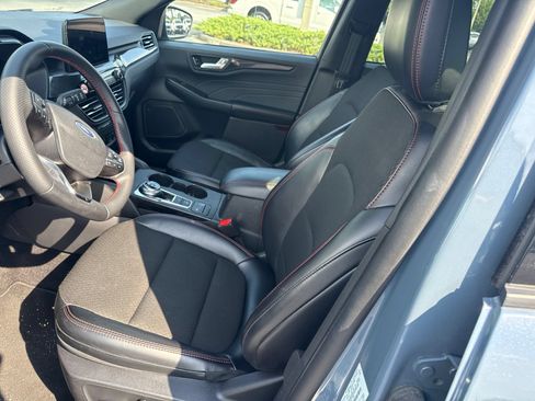 Certified 2025 Ford Escape ST-Line FWD image 13