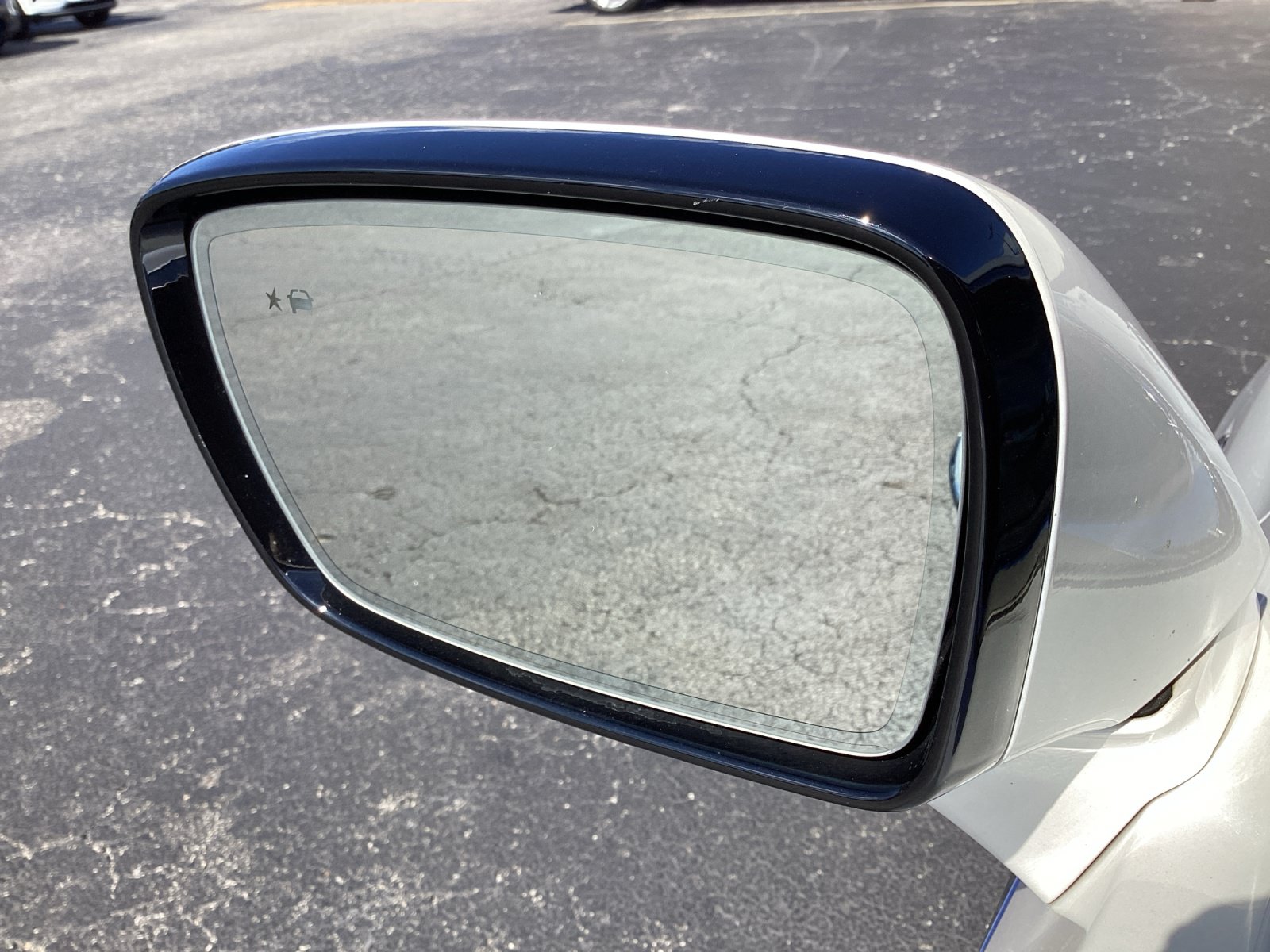 Used 2023 Buick Enclave Essence FWD image 34