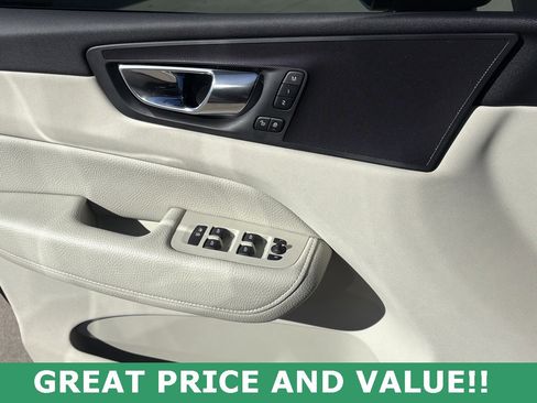 Used 2019 Volvo XC60 T5 Momentum image 26
