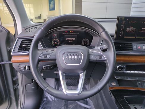 Used 2023 Audi Q5 e Premium w/ Convenience Package image 14