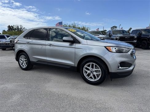 Used 2022 Ford Edge SEL image 3