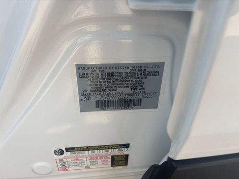 Used 2025 Nissan Kicks SV image 27