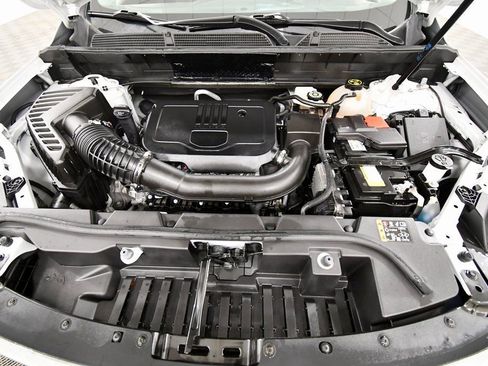 Used 2023 GMC Acadia SLE w/ Driver Convenience Package image 12