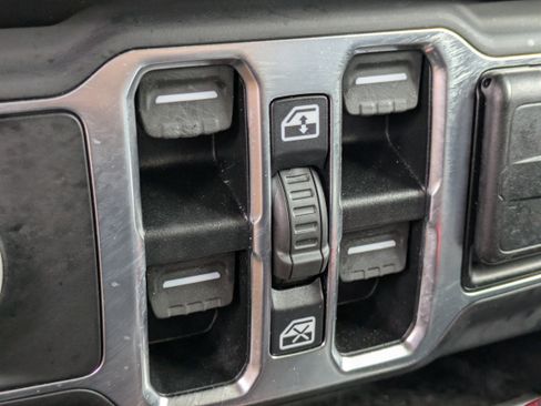 Used 2021 Jeep Wrangler Unlimited Sport image 22