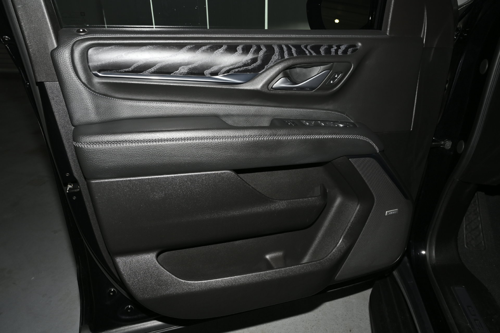 Used 2023 GMC Yukon XL Denali RWD image 22