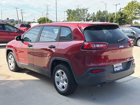 Used 2014 Jeep Cherokee Sport FWD image 6