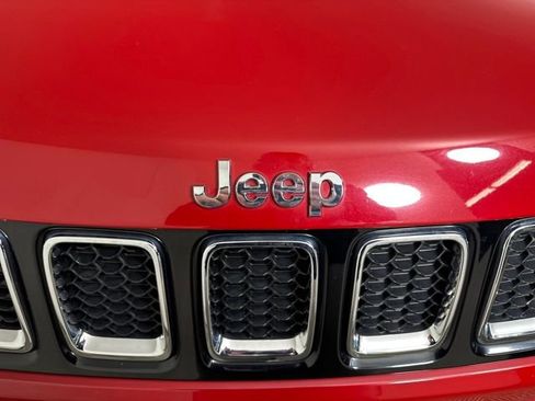 Used 2019 Jeep Compass Latitude image 9