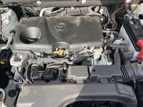 Used 2021 Toyota RAV4 XLE image 25
