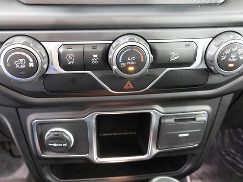 Used 2021 Jeep Wrangler Unlimited Sport image 26