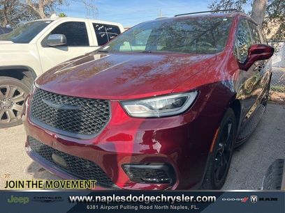 Used 2021 Chrysler Pacifica Touring-L w/ Premium & Safety Sphere Group