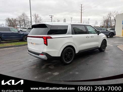 New 2026 Kia Carnival LX FWD image 6