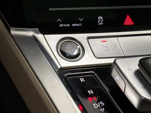 Used 2024 Audi Q8 e-tron Premium Plus w/ Premium Plus Package AWD/4WD image 17