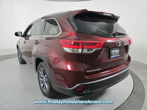 Used 2017 Toyota Highlander XLE image 4