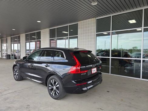 Used 2023 Volvo XC60 B5 Core image 6