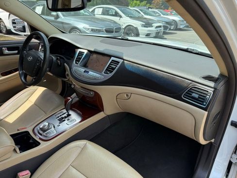 Used 2012 Hyundai Genesis 3.8 w/ Premium Pkg RWD image 21
