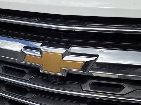 Used 2024 Chevrolet Traverse LT FWD image 8