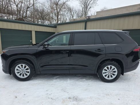 Certified 2026 Toyota Grand Highlander XLE image 3