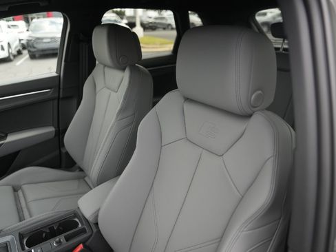 New 2025 Audi Q3 2.0T Premium image 8