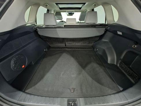 Used 2021 Toyota RAV4 Limited AWD/4WD image 22