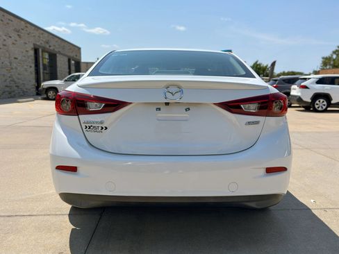 Used 2018 MAZDA MAZDA3 Touring FWD image 6
