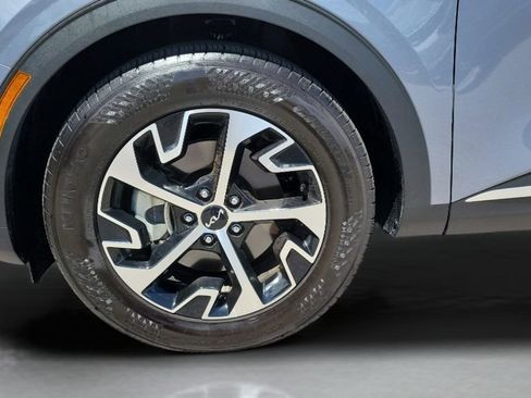 Used 2025 Kia Sportage EX w/ Premium Package image 25