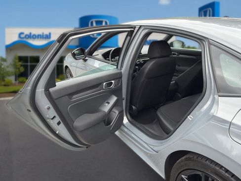 Used 2025 Honda Civic Sport image 26