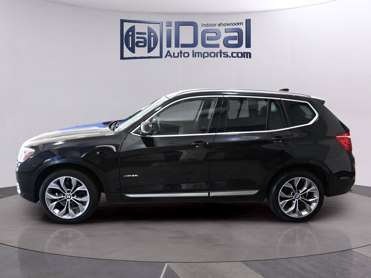 Used 2017 BMW X3 xDrive28i AWD/4WD image 2