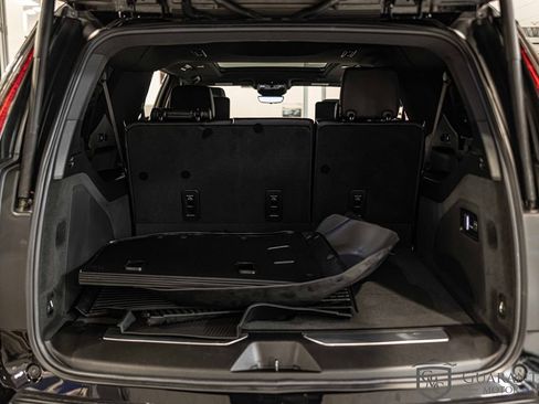 Used 2021 Cadillac Escalade ESV Premium Luxury w/ LPO, Floor Liner Package AWD/4WD image 16