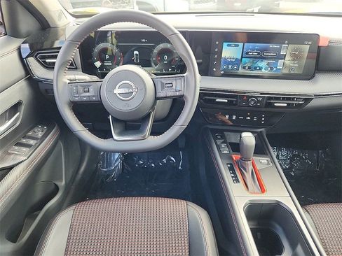 New 2025 Nissan Kicks SR AWD/4WD image 4