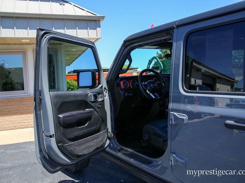 Used 2018 Jeep Wrangler Unlimited Rubicon w/ Steel Bumper Group AWD/4WD image 36