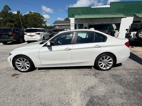 Used 2018 BMW 320i xDrive Sedan w/ Convenience Package AWD/4WD image 4