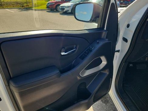 Certified 2023 Nissan Frontier SV AWD/4WD image 23
