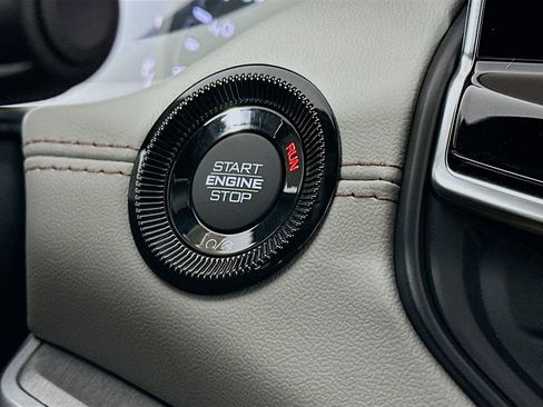 New 2026 Jeep Compass Limited image 18