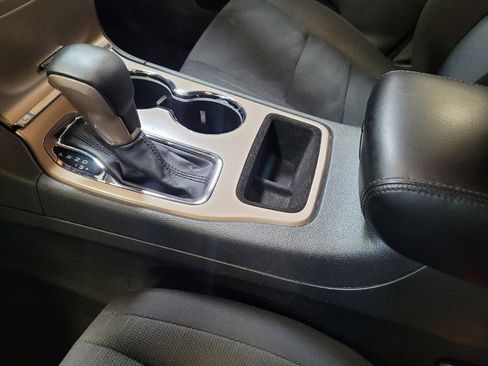 Used 2016 Jeep Grand Cherokee Laredo RWD image 26